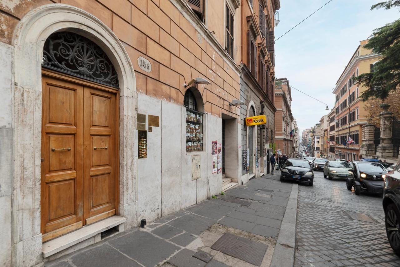 Апартаменты Affaccio Al Quirinale Рим Экстерьер фото